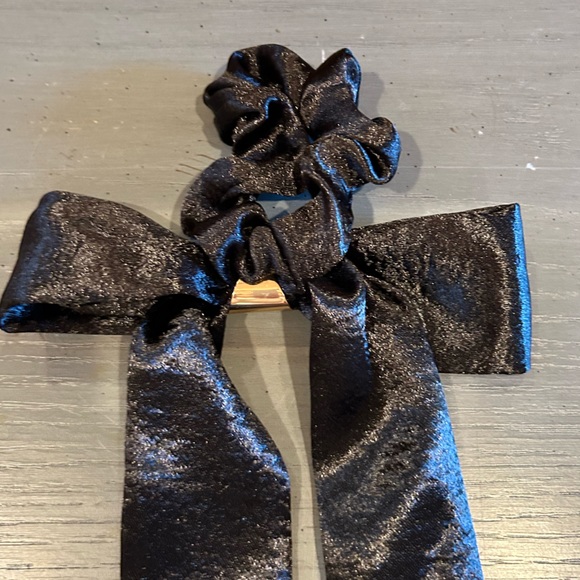 Black Bow Scrunchie - Picture 4 of 4